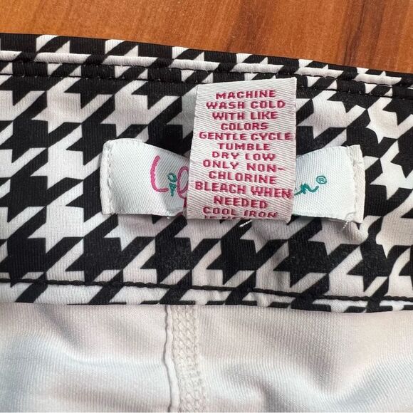 Lillie Green golf skort ๐๐ผโโ๏ธ houndstooth ๐๐ผโโ๏ธ excellent condition ๐๐ผโโ๏ธ - Picture 2 of 6